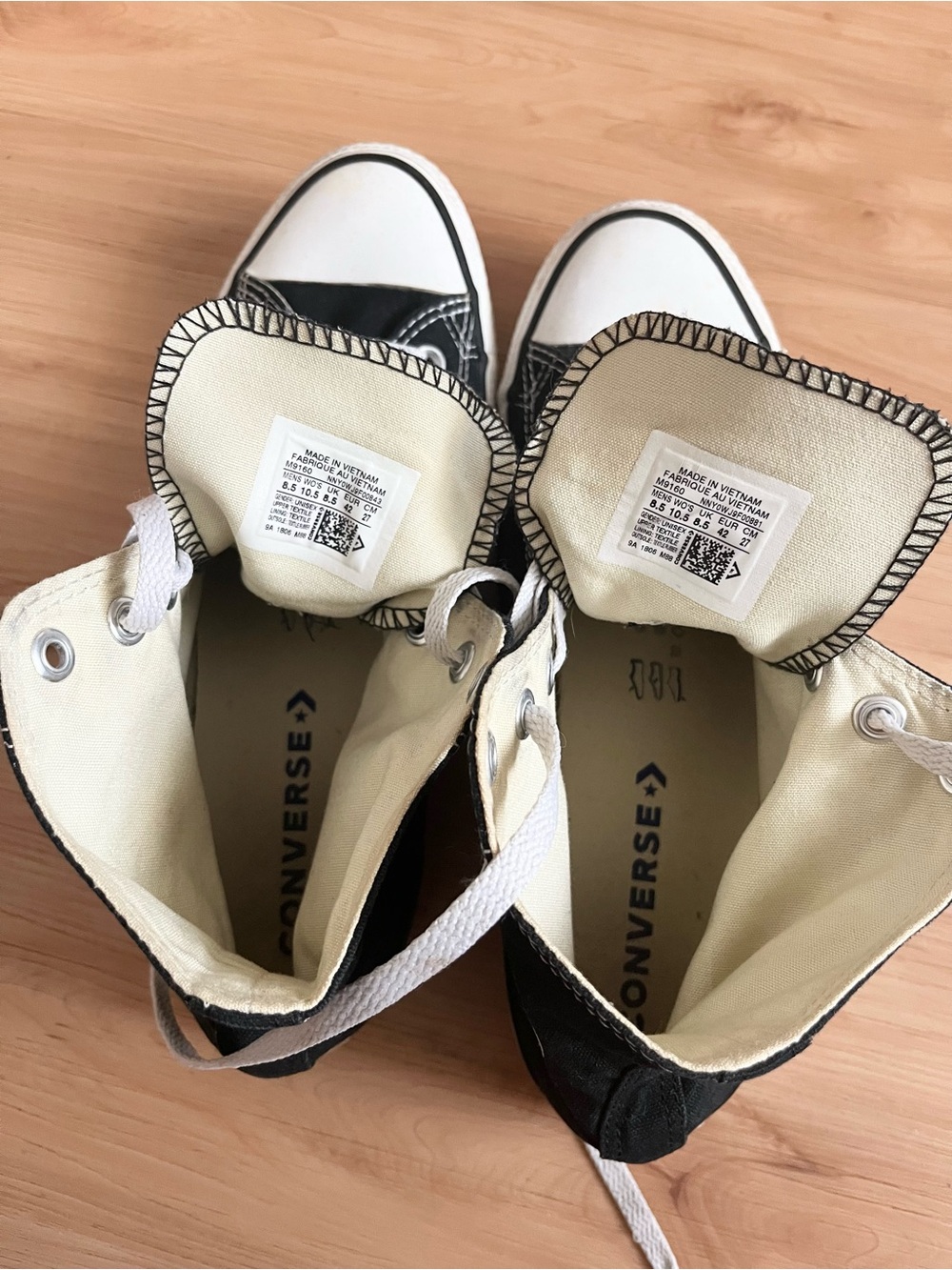 Converse Black High Top Sneakers with White Accents Women’s 10.0 US - Picture 8 of 8